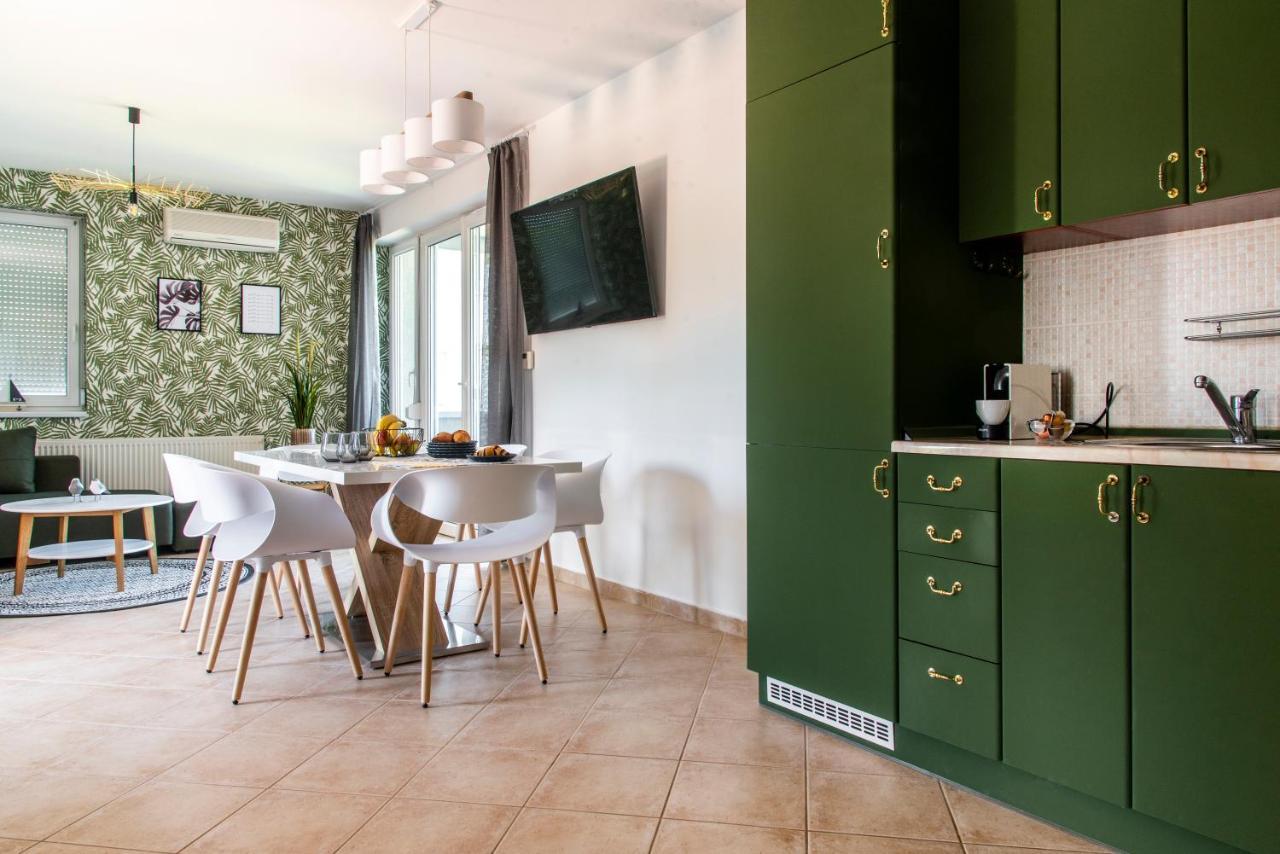 Balaton Lakeside Apartman *