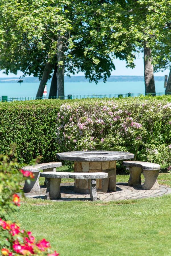 Balaton Lakeside Apartman