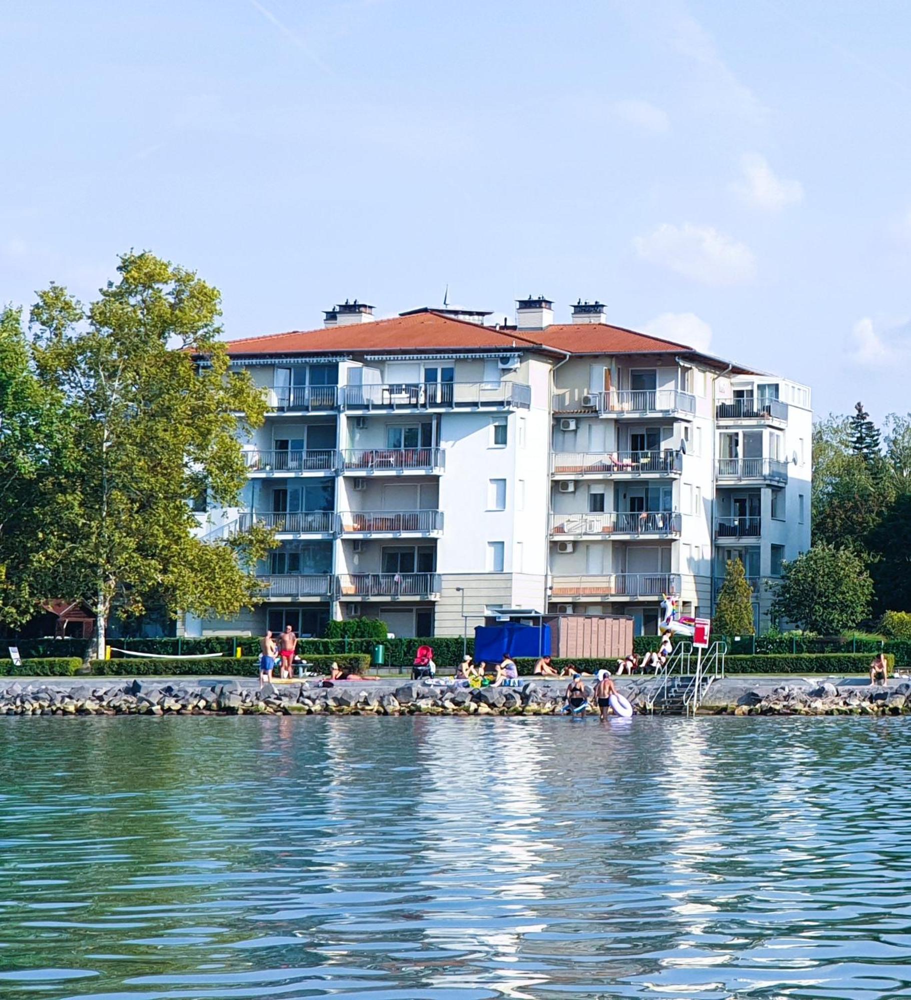 Balaton Lakeside Apartman